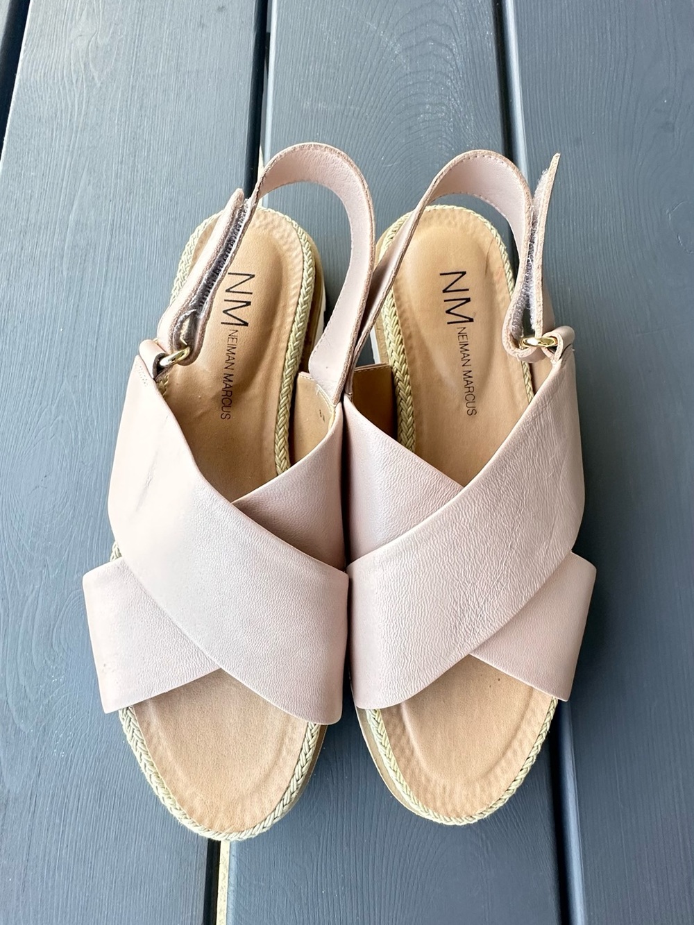 NM by Neiman Marcus Blush Leather Crisscross Slingback Sandals size 8